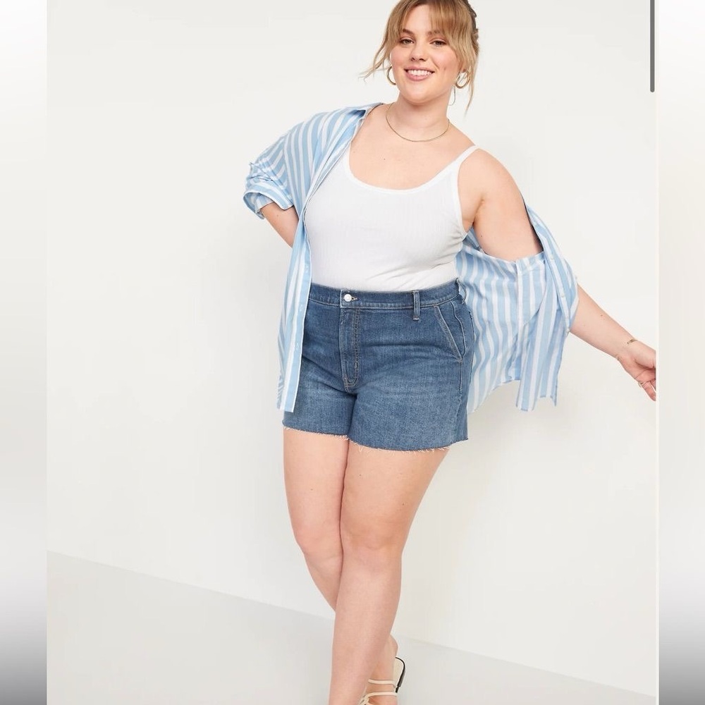 Old Navy Higher High-Waisted Sky-Hi A-Line Cut-Off Jean Shorts 3” inseam